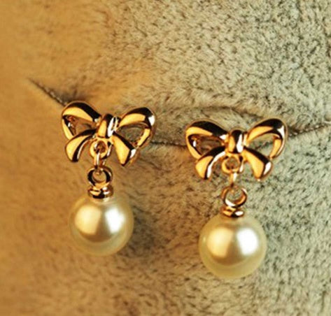 Heart-Shaped Zircon Bow Pearl Earrings