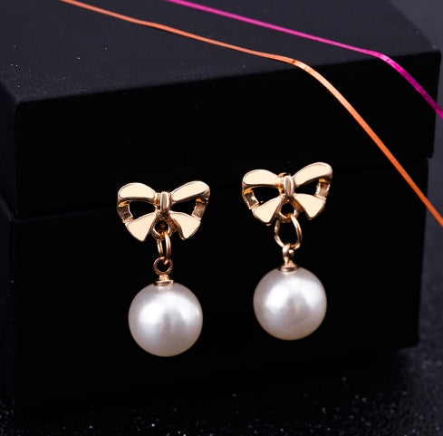 Heart-Shaped Zircon Bow Pearl Earrings